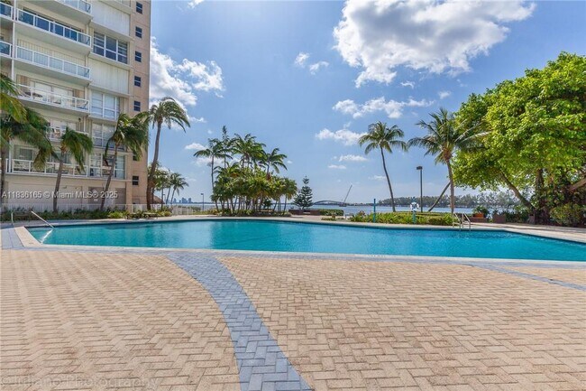 Building Photo - 2451 Brickell Ave