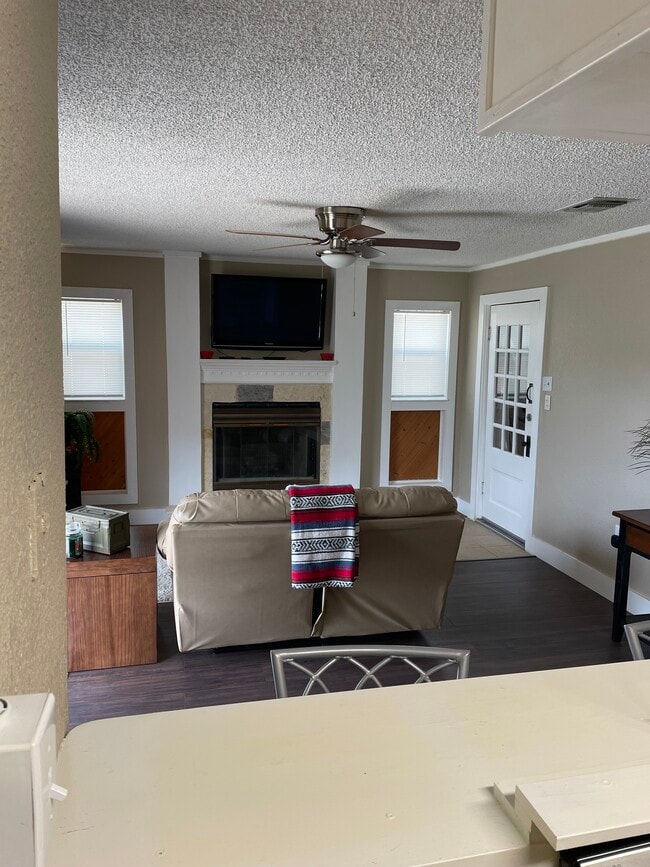 Building Photo - 9992 FM1283