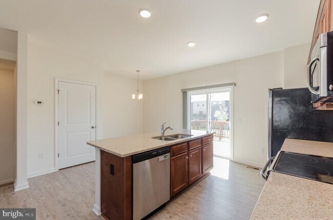 Building Photo - 172 Drexel Ct