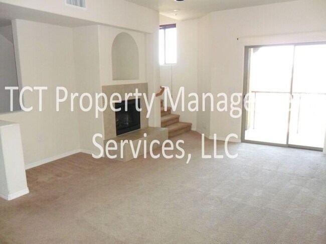 Building Photo - Luxury Condo in Resort Style Community!