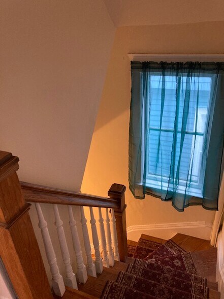 Building Photo - 890 Lancaster St