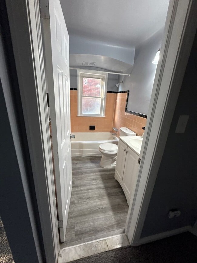 Building Photo - 3 Bedroom Home In Detroit