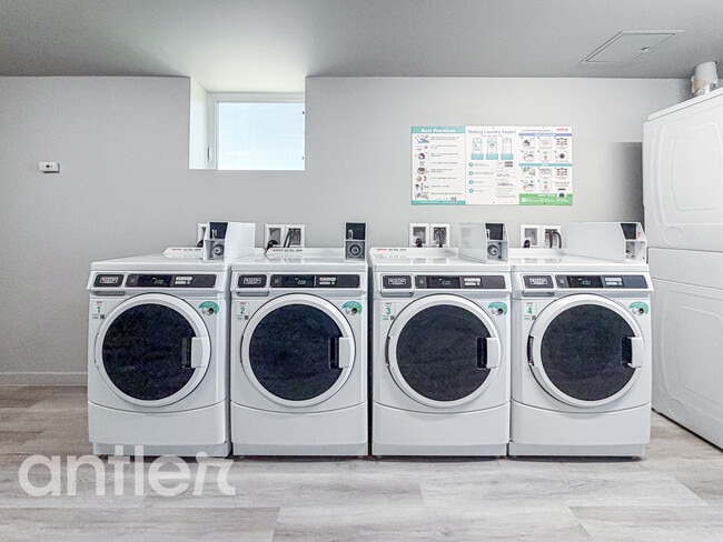 Building Photo - 4007 W Martin Luther King Jr Blvd