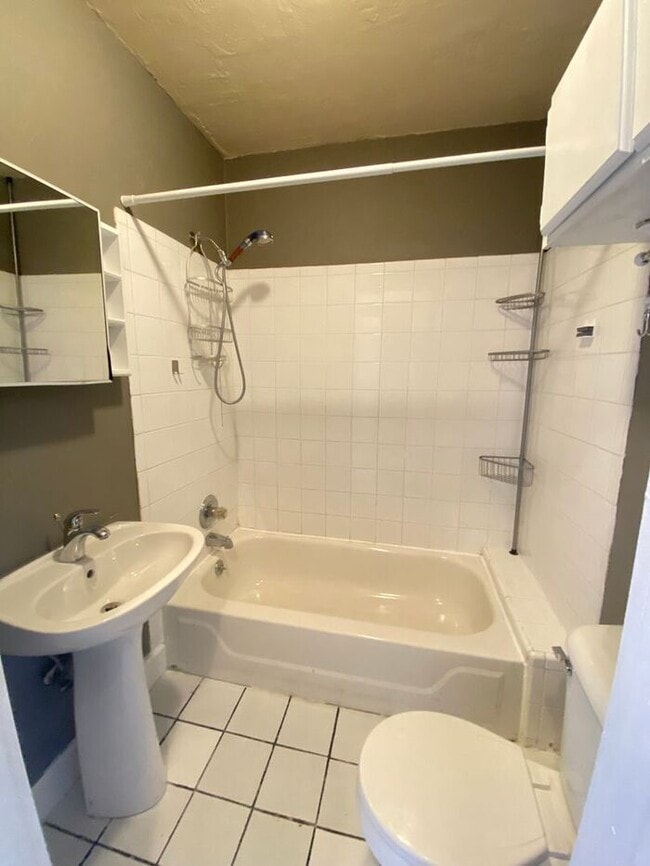 Building Photo - bed 1 bath in Paseo District