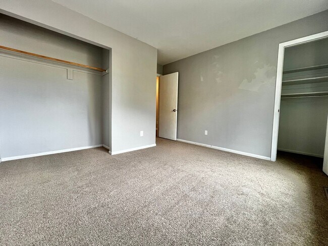 Building Photo - Charming 2 Bed 1.5 Bath Townhome in West Fort Collins!