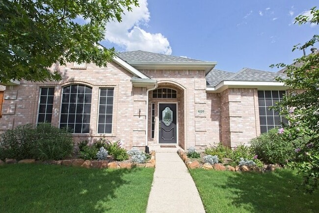 Building Photo - 9220 Norman Dr