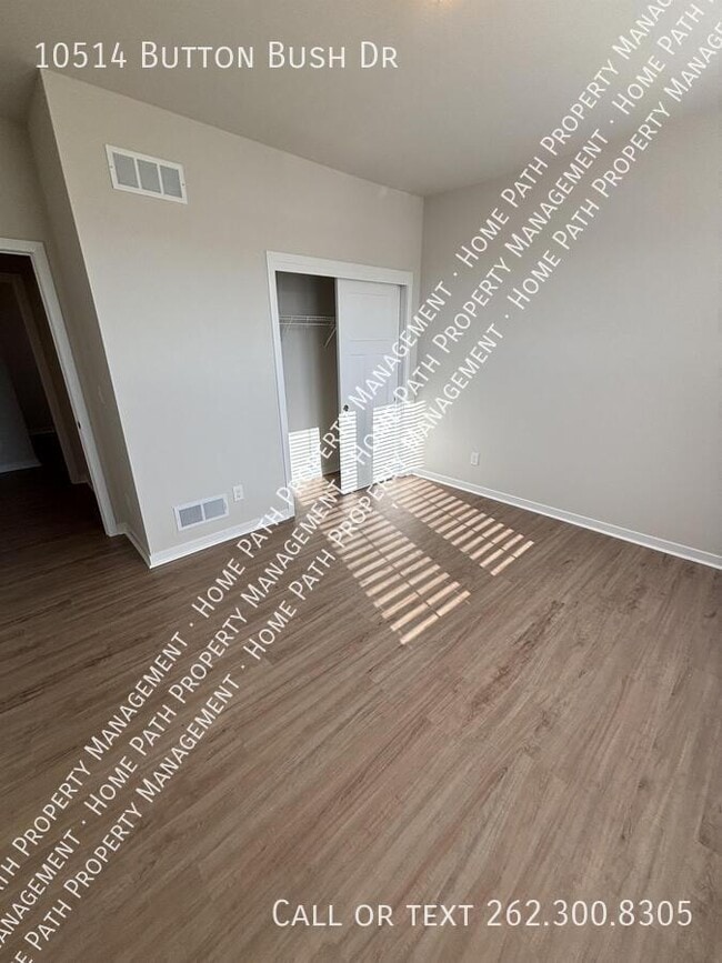 Building Photo - 10514 Button Bush Dr