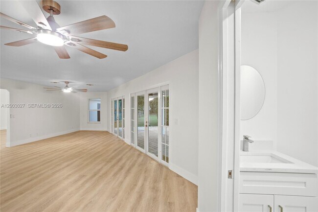 Building Photo - 12090 164th Ct N