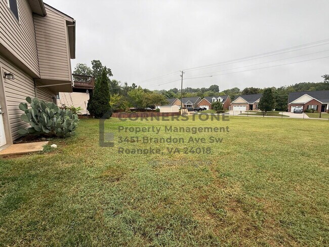 Building Photo - 4518 Lomond Cir