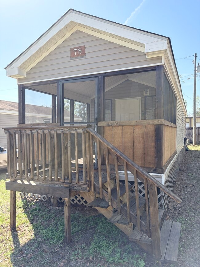 Building Photo - 2072 S Jefferson St