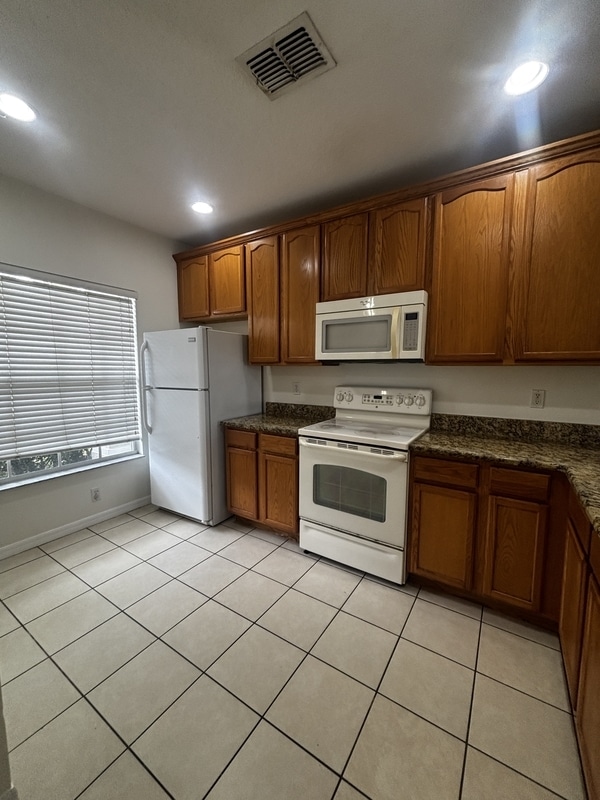 Building Photo - 10684 Savannah Wood Ct