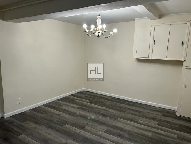 Building Photo - Spacious 1-bedroom / 1-bath on GLENWOOD ROAD