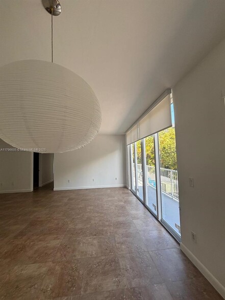 Building Photo - 50 Ocean Lane Dr