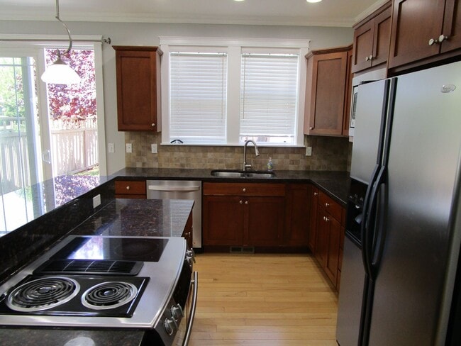Building Photo - 2504 Fir Crest Blvd