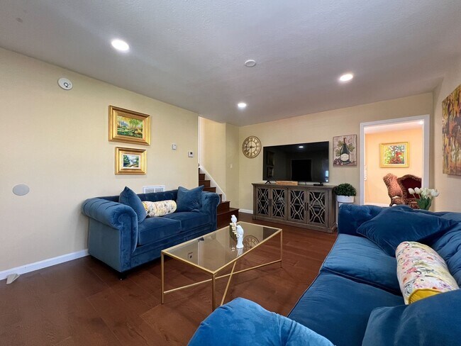 Building Photo - Beautifully Updated, Fully Furnished Napa Home Near Downtown
