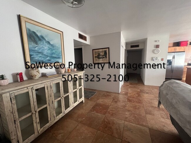 Building Photo - FULLY FURNISHED  3 Bedroom 2 Bath 2 Car Garage - 3 Month Minimum