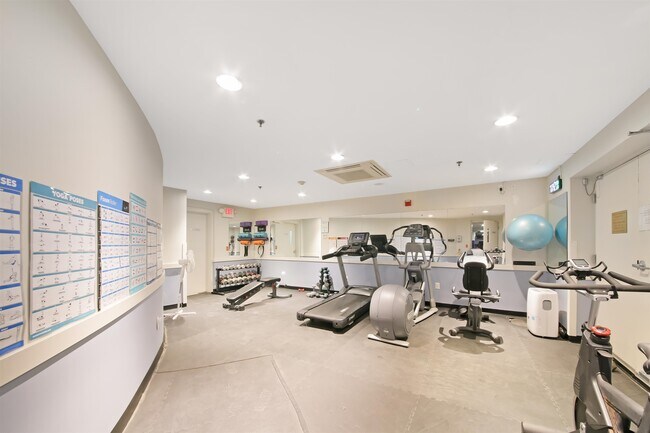 Building Photo - 61 Grand St