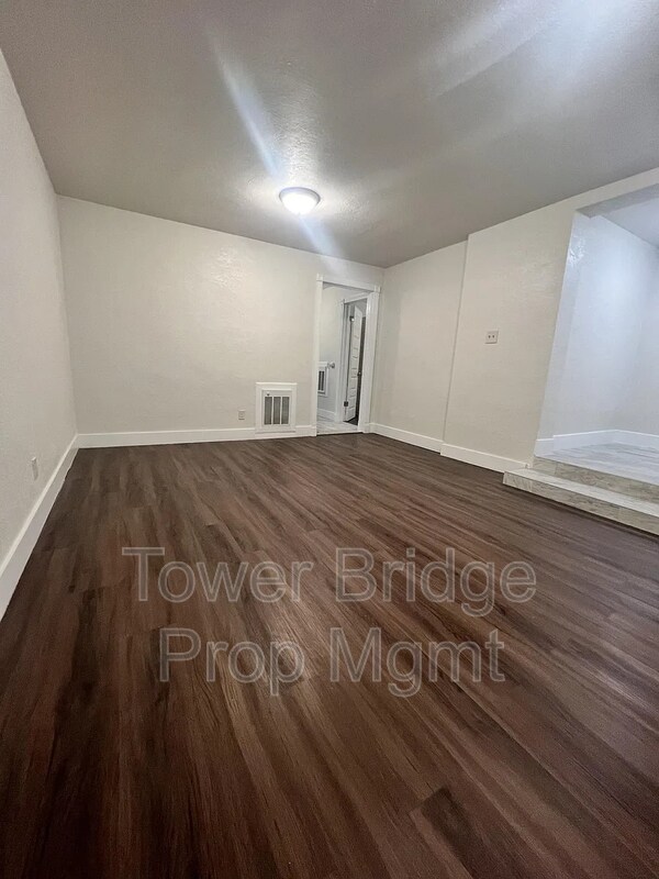 Building Photo - 716 14th St