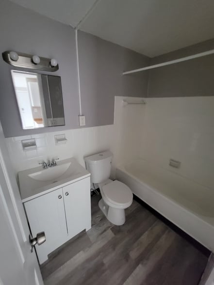 Building Photo - 13444 Euclid Ave