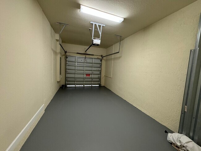 Building Photo - 3317 W 90th St