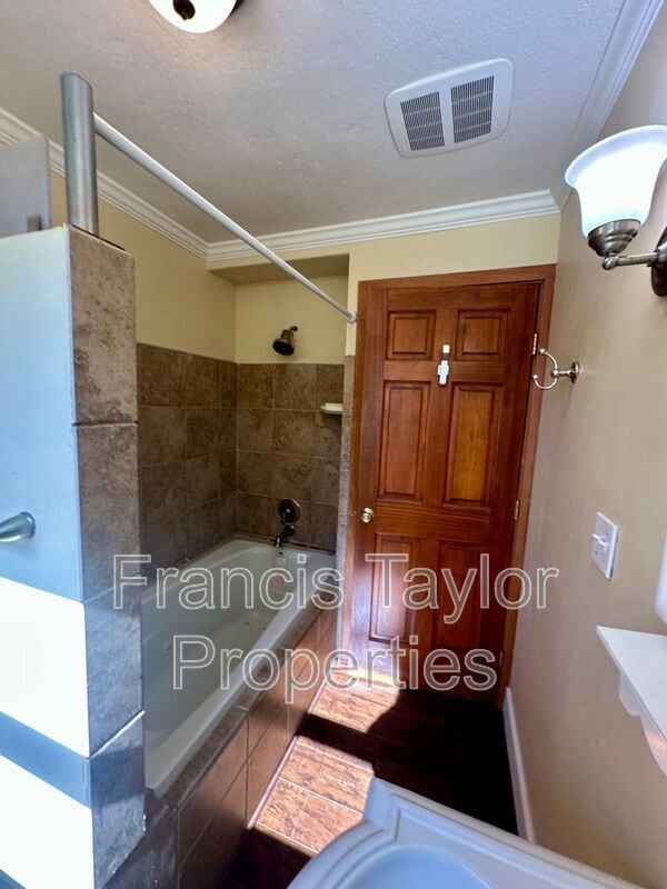 Building Photo - 441 E 7th Ave