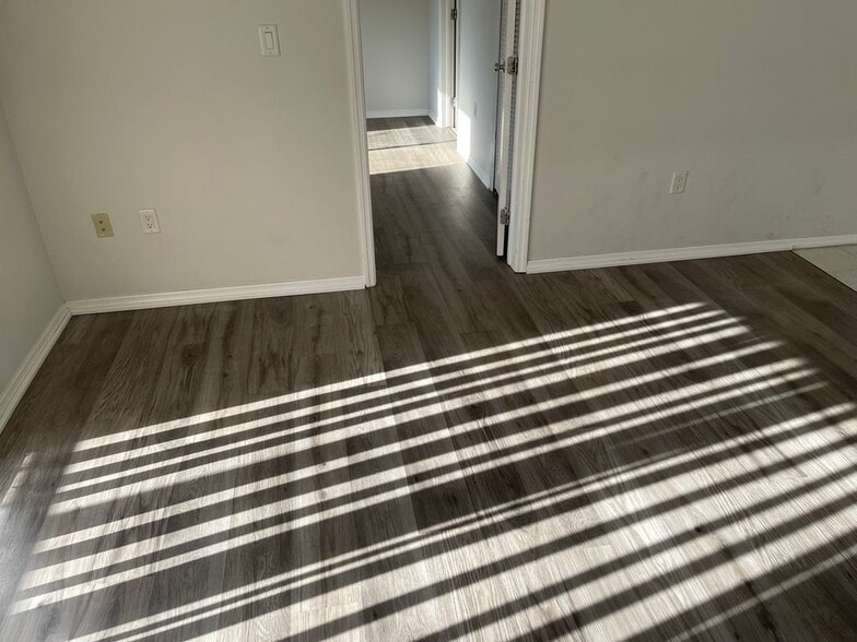 Building Photo - 2350 Naples Trace Cir