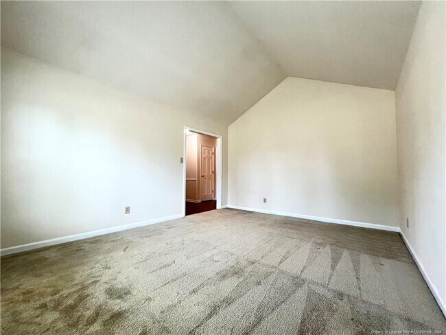 Building Photo - 6017 Lakeway Dr