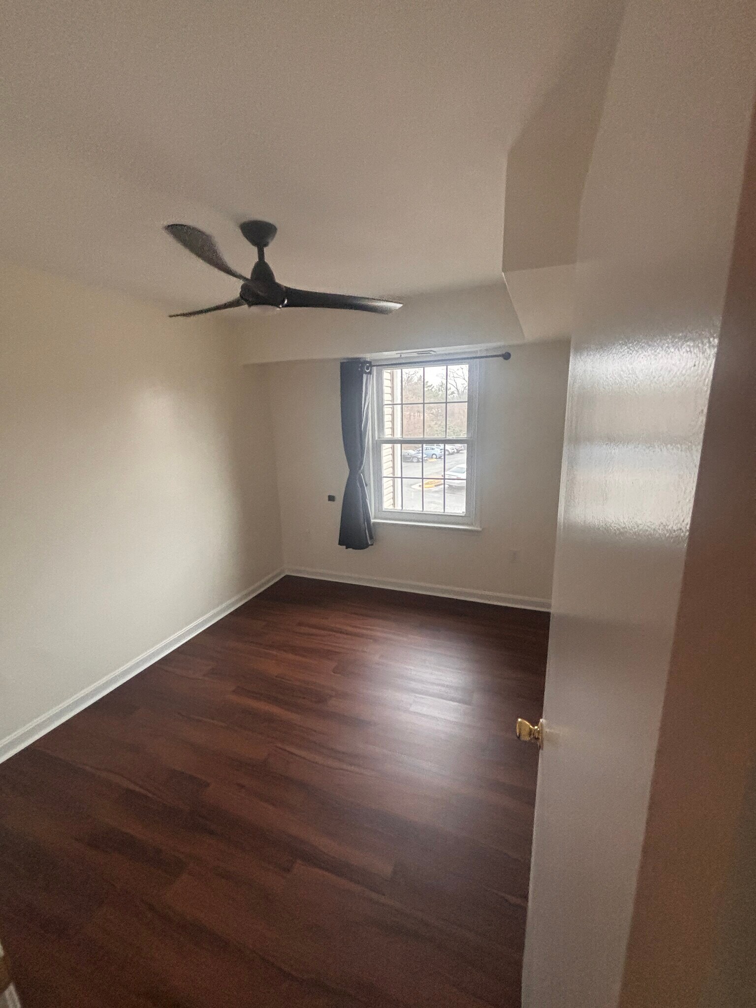 Building Photo - 6911 Victoria Dr