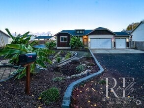 Building Photo - Single Story, Tranquil Gardens, 3-Car Garage!