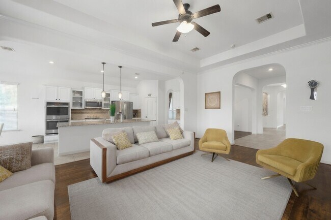 Building Photo - 13711 Contour Ct