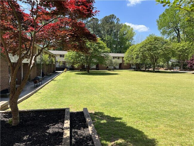 Building Photo - 4079 Pine Valley Rd