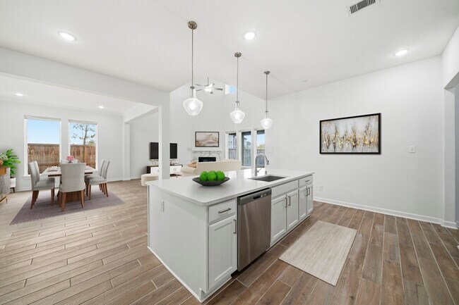 Building Photo - 21303 Shore Arbor Ln