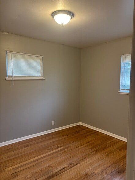 Building Photo - 1034 McKeighan Ave