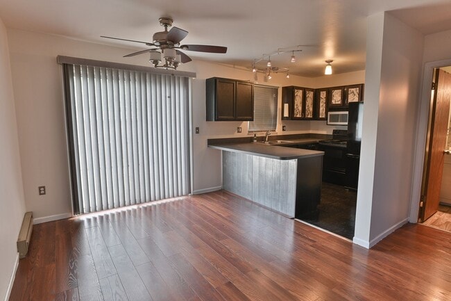Building Photo - Townhouse in Highspire