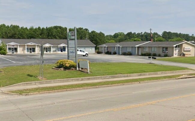 Building Photo - 1645 J A Cochran Bypass