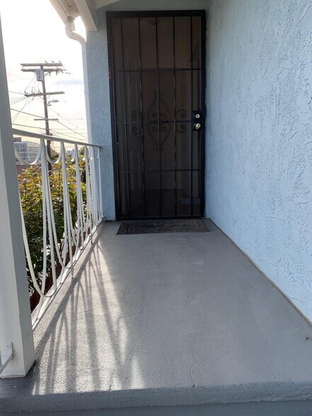 Building Photo - 253 5th Ave