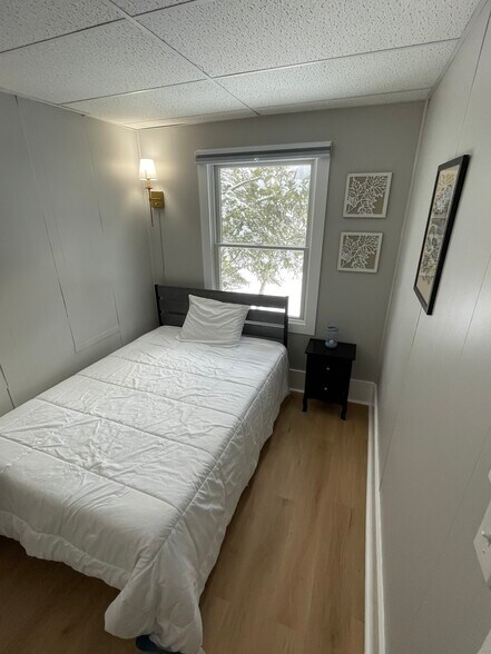 Building Photo - 134 Lincoln Ave