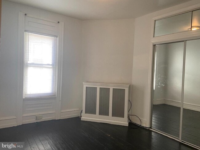 Building Photo - 3711 Lancaster Ave