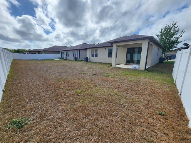 Building Photo - 15734 Stone House Dr