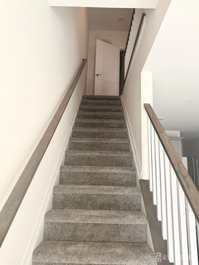 Building Photo - 808 Sadie Cir