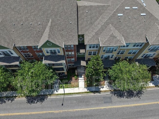 Building Photo - 1185 SW 9th Rd