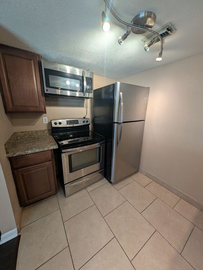 Building Photo - 1BR Condo w/ Pool & Covered Parking by The Galleria