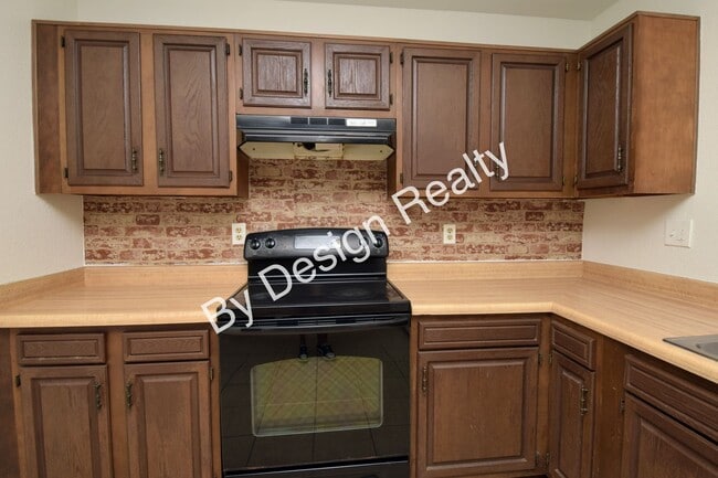 Building Photo - Updated 2 Bed 1 Bath Duplex with Fresh Paint, Ductless Heating/Cooling and Private Yard