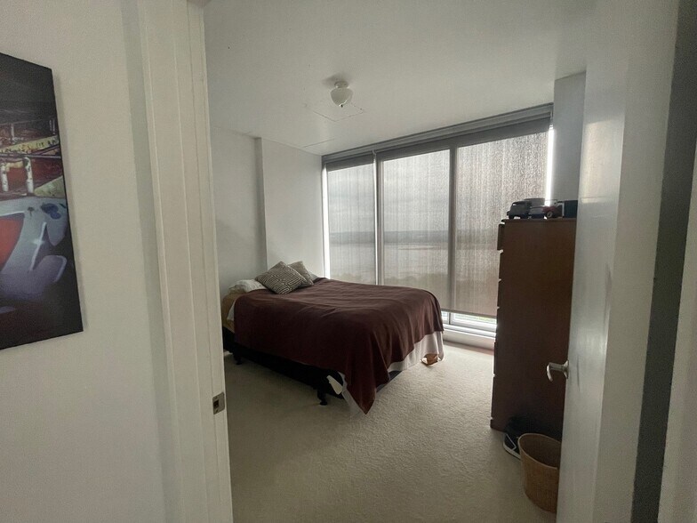 Building Photo - 8151 33rd Ave S