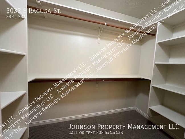 Building Photo - 3032 E Ragusa St