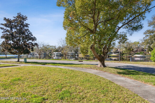 Building Photo - 1815 Largo Rd