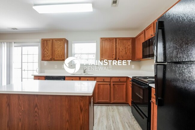 Building Photo - 6216 Summerour Place