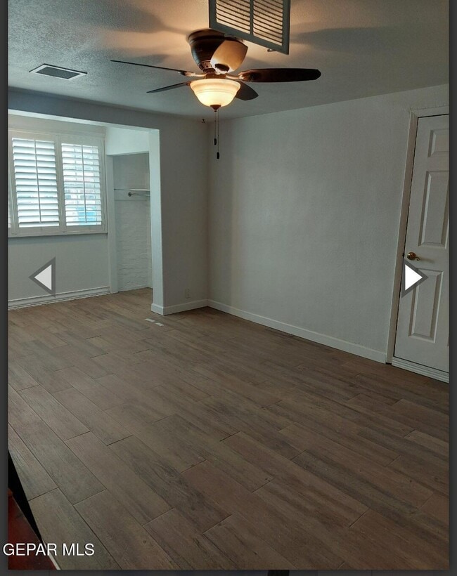 Building Photo - 301 Rose Ln