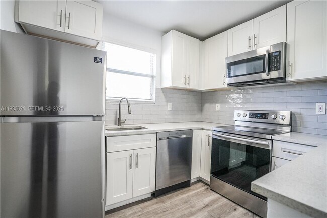 Building Photo - 1950 NW 2nd Ct