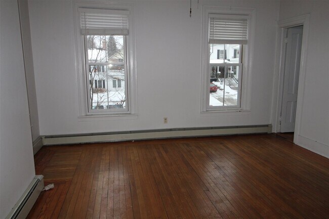 Building Photo - 598 N Broadway